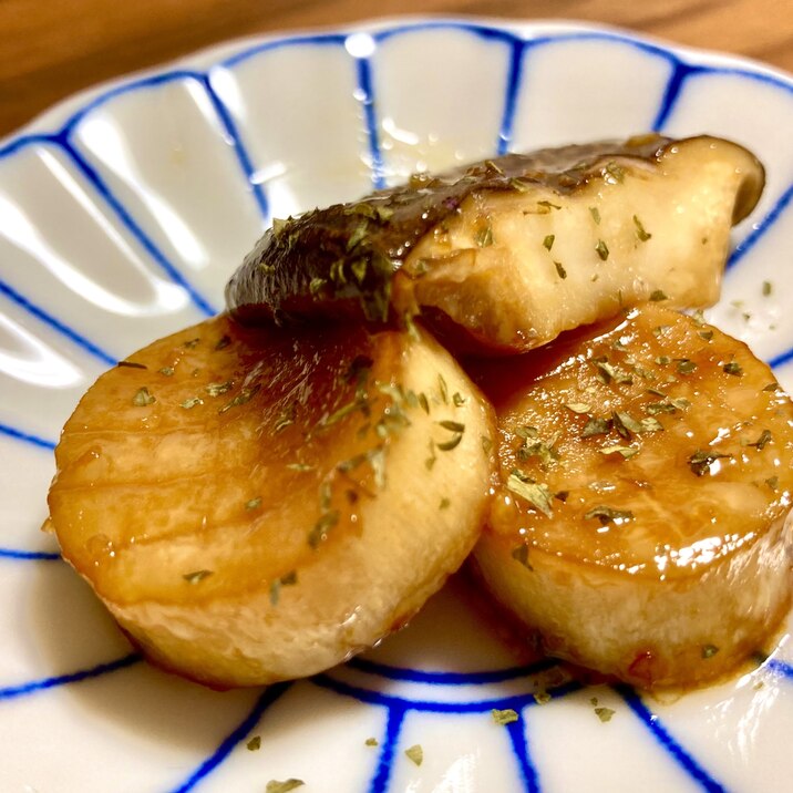 ご飯がすすむ♪エリンギのガリバタ醤油炒め